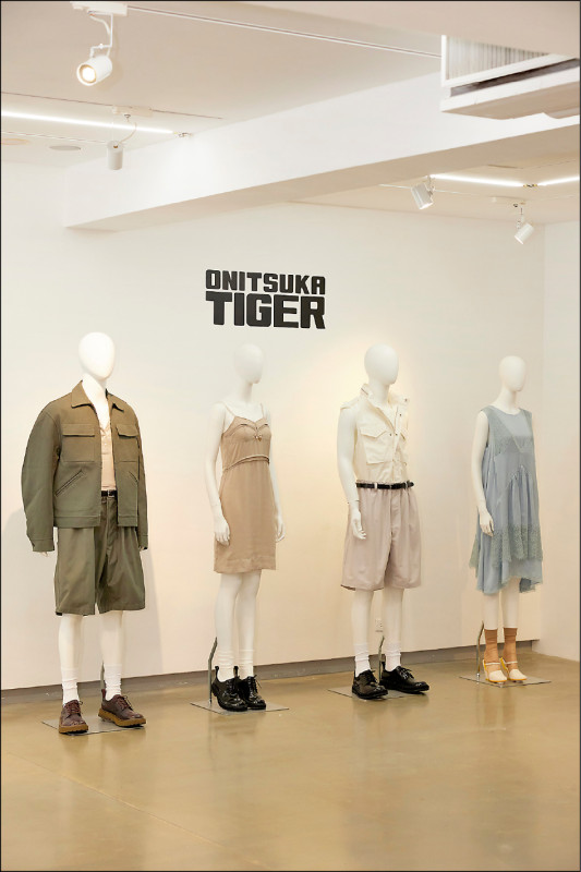 Onitsuka Tiger展示2025春夏系列，多款鞋履也帶來跳脫運動風格的詮釋。