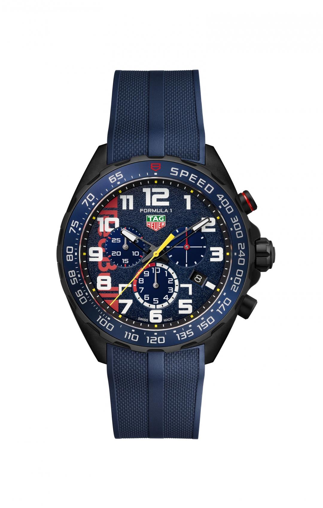 TAG Heuer Formula 1 x甲骨文紅牛車隊限量版計時腕錶，搭載石英機芯，拋光精細磨砂黑色DLC精鋼錶殼，時間指示、計時功能，錶徑43mm，防水深度200米，87,500元，全球限量3,000只。（TAG Heuer提供）