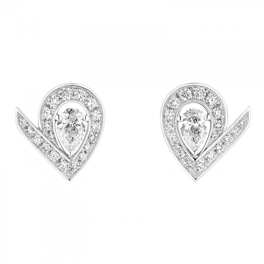 徐玄振佩戴：Chaumet Joséphine Aigrette 18K白金耳環，鑲嵌梨形切割鑽石和明亮式切割鑽石。（Chaumet提供）