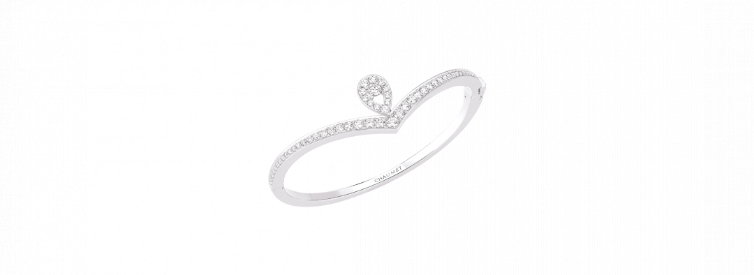 林依晨佩戴：Chaumet Joséphine Aigrette 18K白金手環。（Chaumet提供）