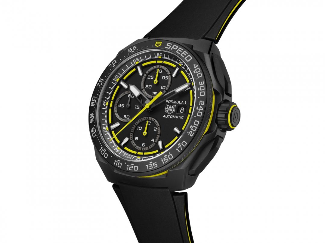 TAG Heuer Formula 1 計時腕錶螢光黃款，161,500元。（TAG Heuer提供）