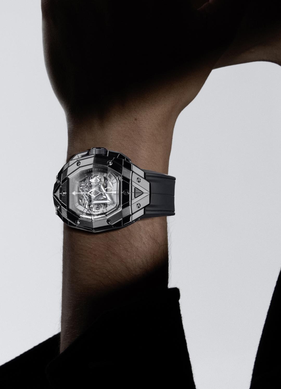 Hublot全新推出Spirit of Big Bang Sang Bleu計時碼錶系列，獨特的切面美學猶如建築藝品。（Hublot提供）