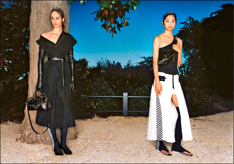 Dior 2025女裝系列的斜裁設計，再次探索亞馬遜女戰士的傳奇形象。