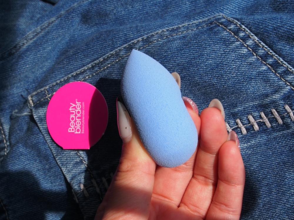 Beautyblender原創美妝蛋，利用獨家專利水激活技術，可遇水膨脹讓底妝更薄更貼膚。