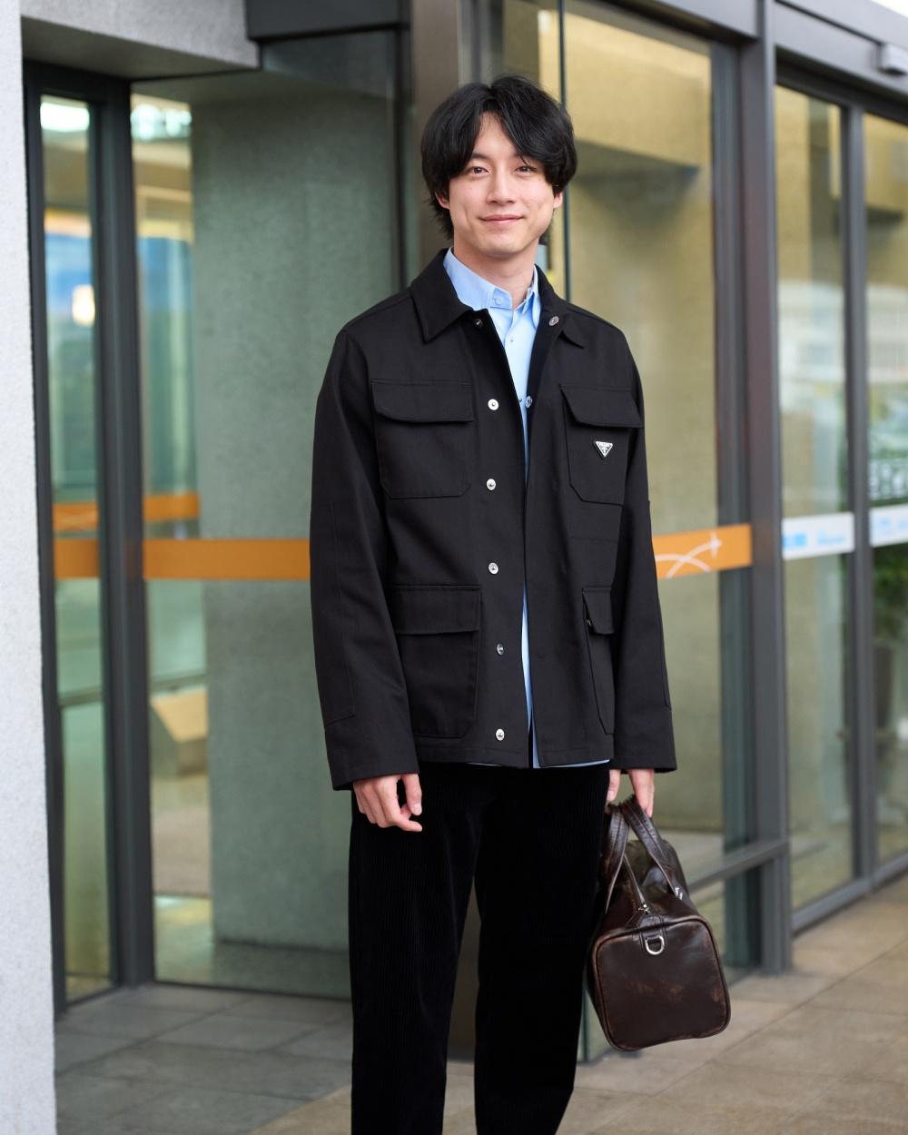 坂口健太郎為出席Prada新店開幕活動來台。（品牌提供）
