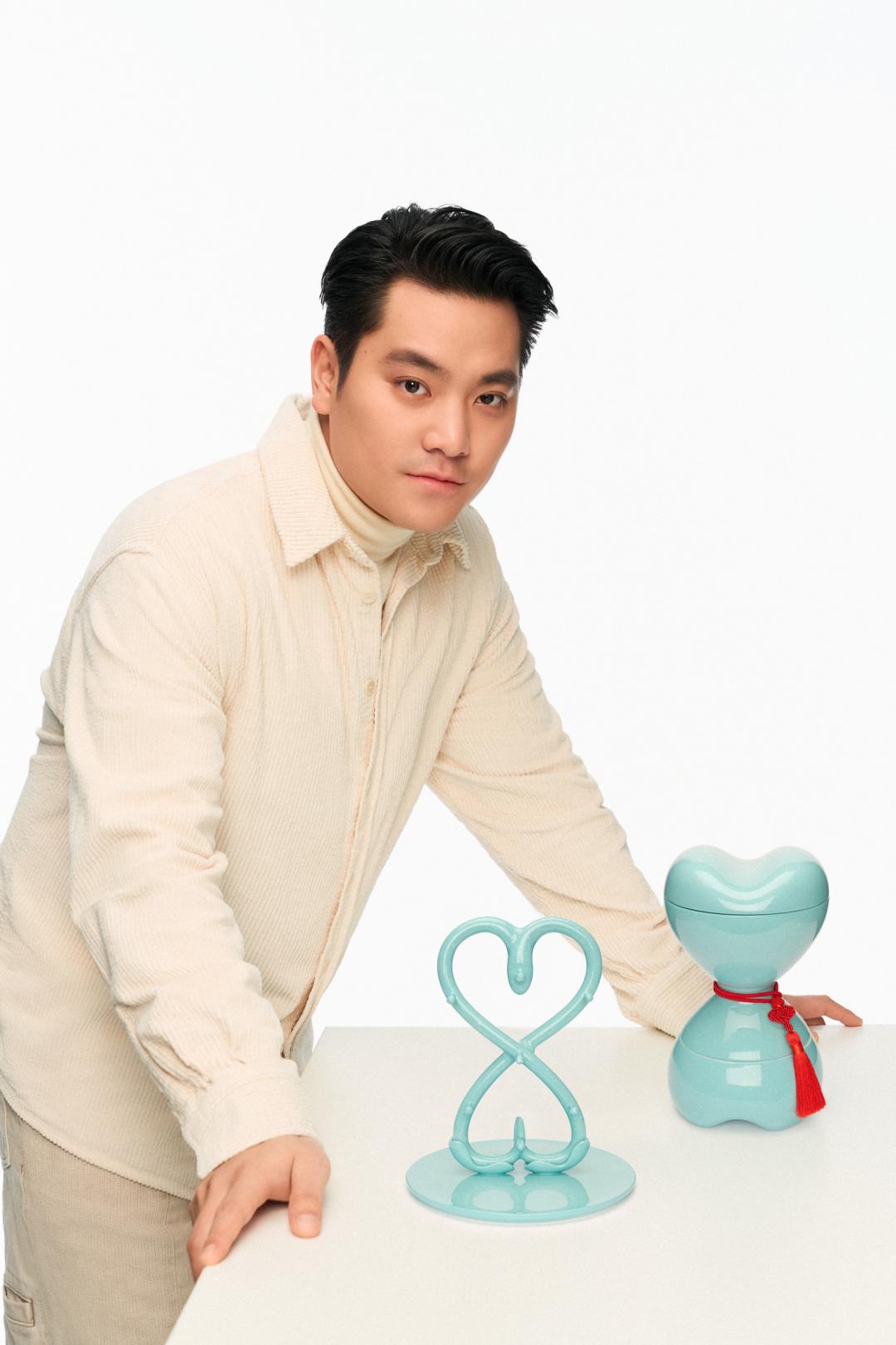 藝術家王令塵與Tiffany跨界合作，打造蛇年限定首飾盒、立式陶瓷支架。（Tiffany & Co.提供）