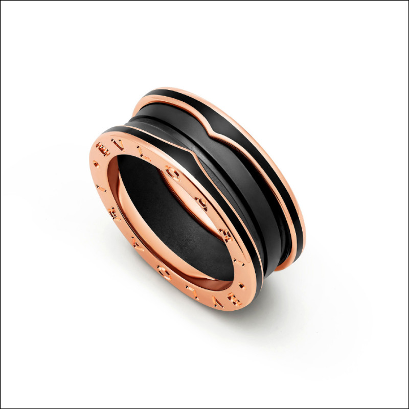 BVLGARI B.ZERO1玫瑰金啞光黑陶瓷雙環戒指，價格店洽。