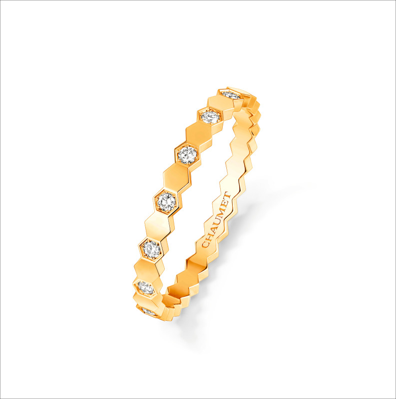 Chaumet Bee My Love 18K黃金戒指，89,700元。