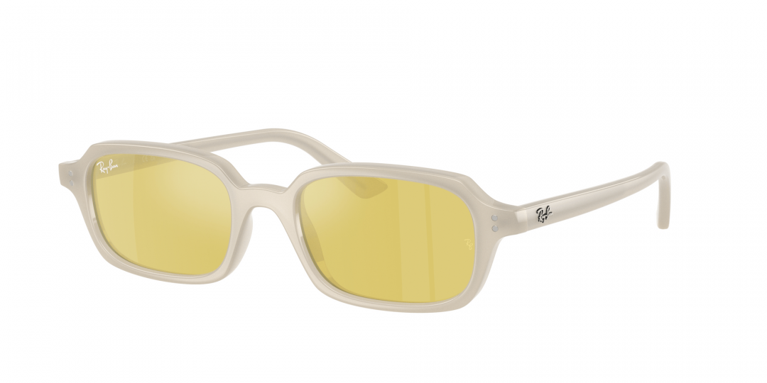 Ray-Ban＃RB4455F 68086D，售價NT$6,950元。