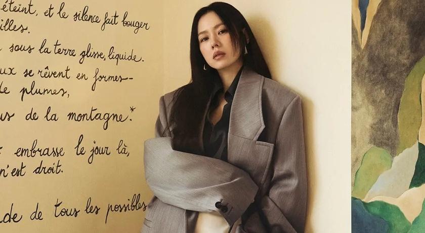孫藝真登上《Vogue》3月號企劃單元。