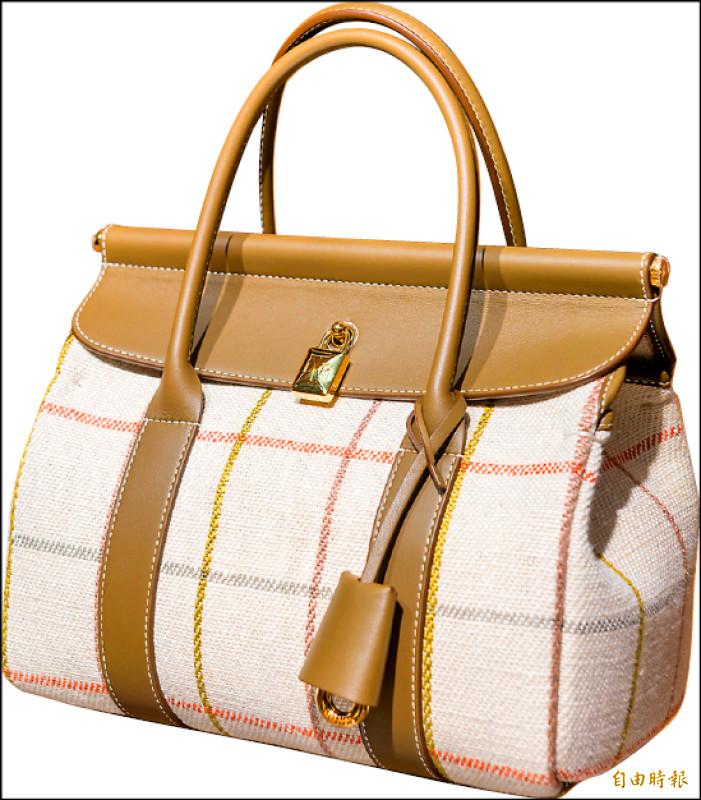 Loro Piana Loom手提包，149,300元。（記者白硯儂攝）