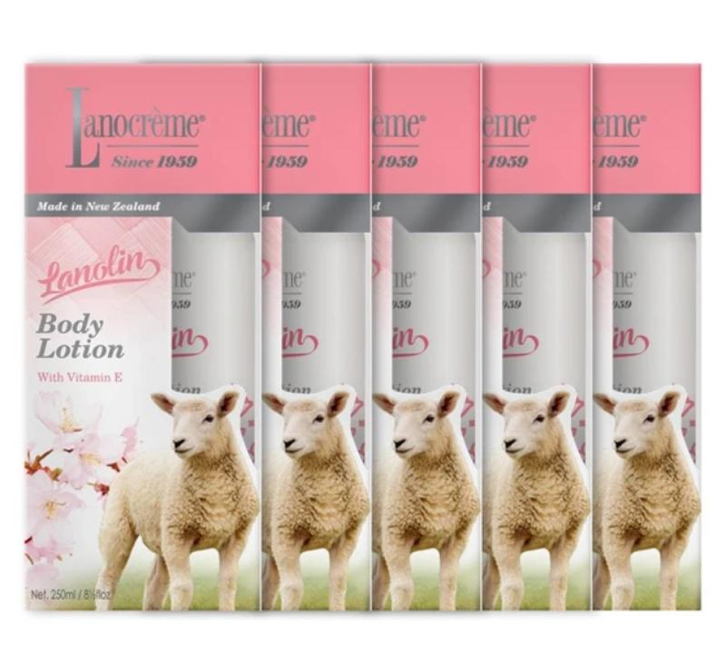紐西蘭原創羊毛脂護膚產品品牌LANOCRÈME，過去的經典包裝上就是一隻綿羊。
