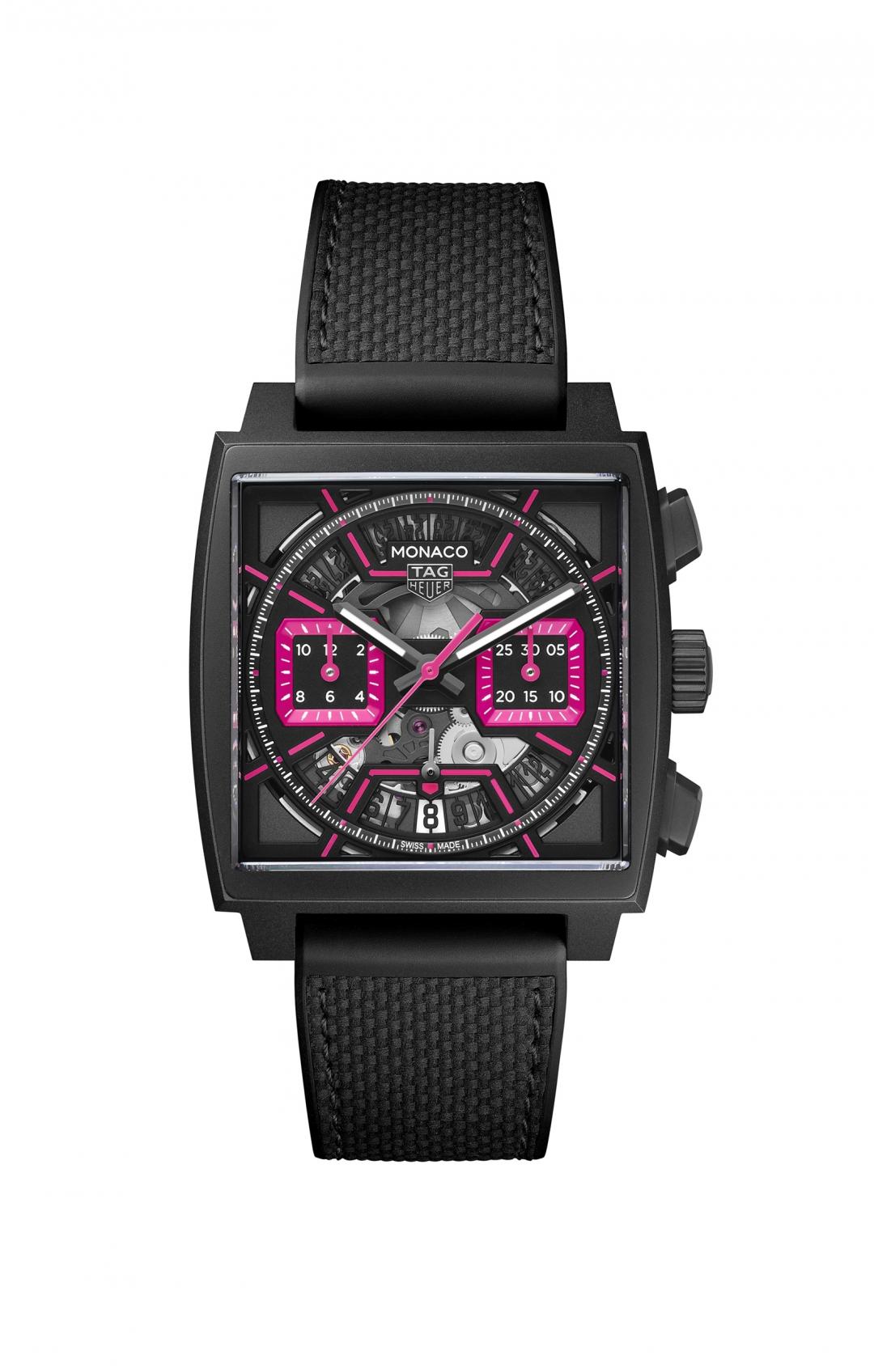 太陽佩戴：TAG Heuer Monaco 鏤空計時腕錶粉紅款，370,200元。（TAG Heuer提供）