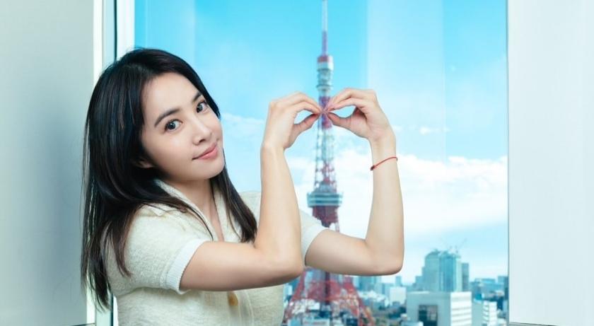 蔡依林零偽裝前進東京！同框東京鐵塔曬「好東西」。