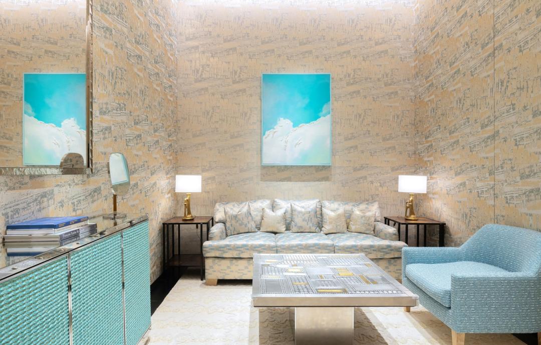其中一間VIP沙龍空間展示了越南藝術家Tia-Thuy Nguyen的畫作。（Tiffany & Co.提供）