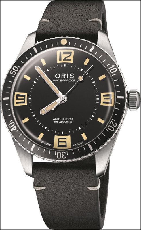 Oris Divers 60週年特別版腕錶，搭載自動上鍊機芯，不鏽鋼錶殼，時間顯示，錶徑40mm，77,000元，套組包含鋼帶。