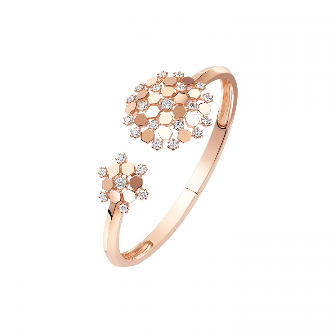 宋慧喬佩戴：Bee de Chaumet 18K玫瑰金手環，鑲嵌明亮式切割鑽石，652,000元。（Chaumet提供）