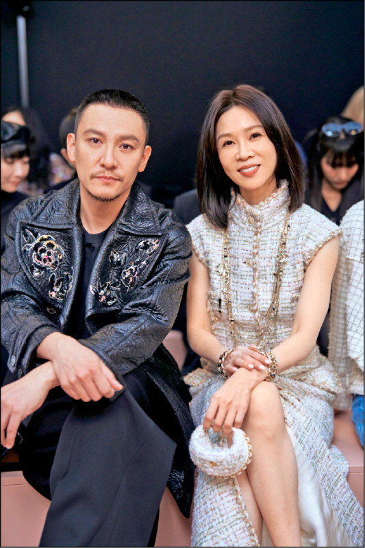 張震（圖左）、謝盈萱（圖右）在場邊第一排觀秀，形成影帝、影后同框的精采畫面。
