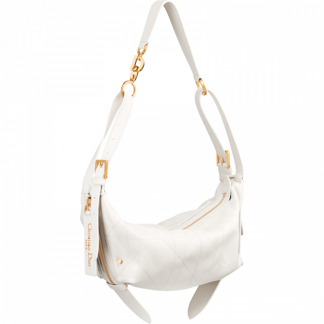 Dior D-Journey拿鐵白小牛皮皺褶Flat Macrocannage小型包款，130,000元。（Dior提供）