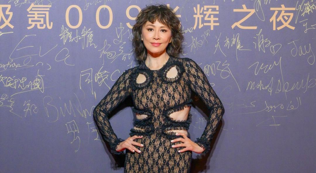 劉嘉玲年近60，但身材仍維持的曼妙有致。