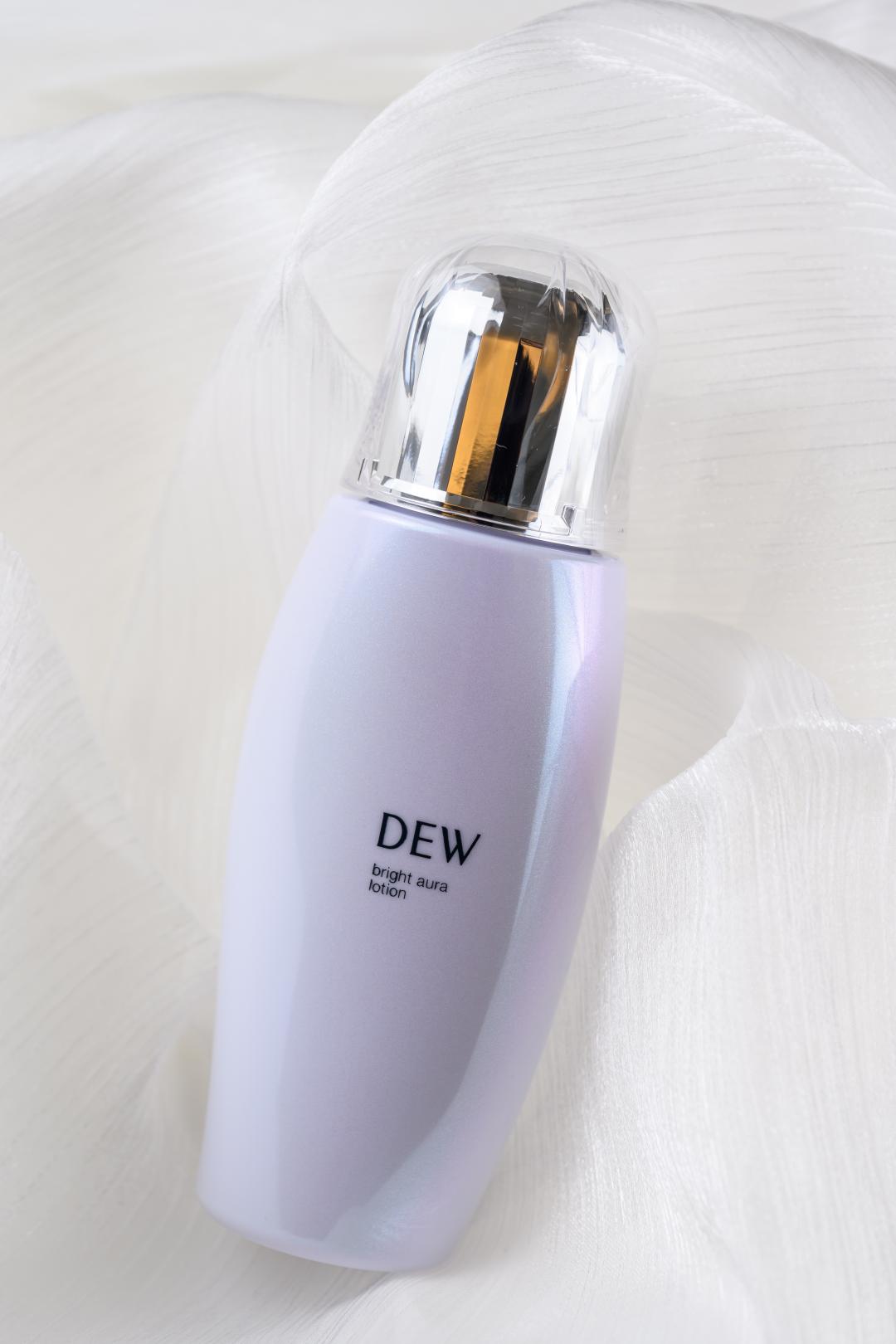DEW淨光亮采晶露170ml/1,600元。
