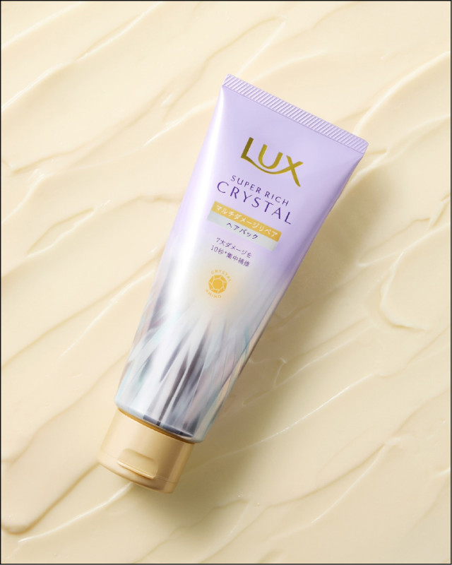 LUX頭髮雨衣蓬鬆精華髮膜，180g／425元。