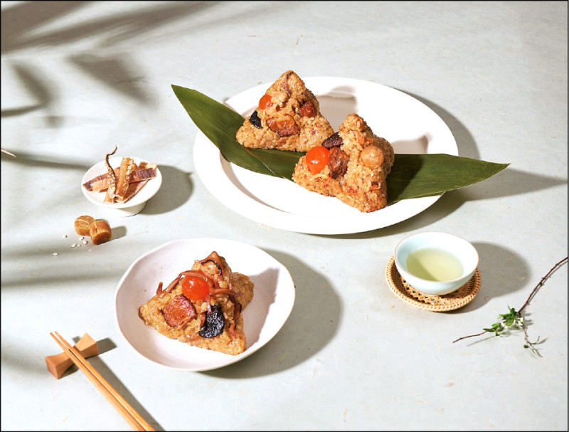 台北美福大飯店美福海味雙響粽禮，6顆∕999元。