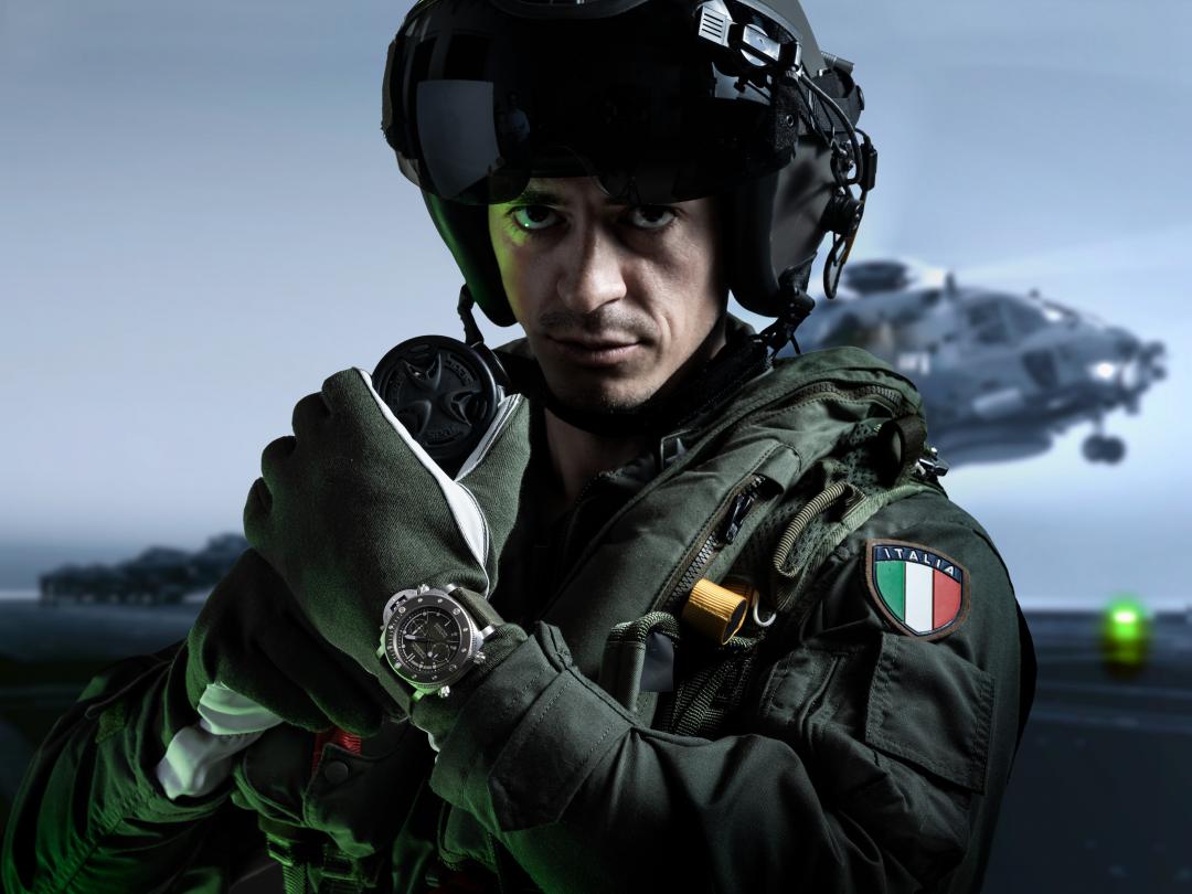 沛納海以悠久的軍錶製造商基礎，推出全新Submersible Chrono Marina Militare體驗版腕錶，全球限量35只，2,198,000元。