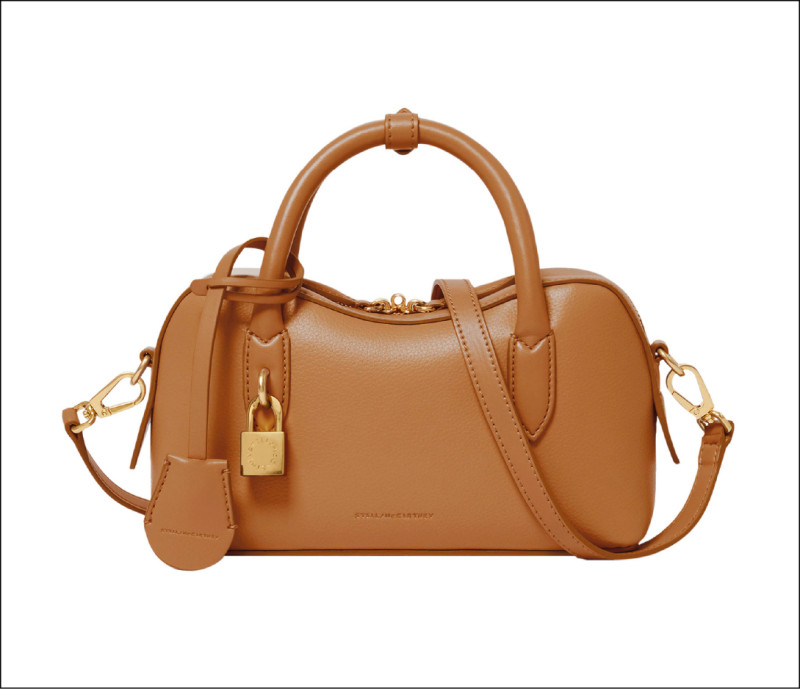 Stella McCartney Stella Ryder白蘭地橙斜背包，43,600元。