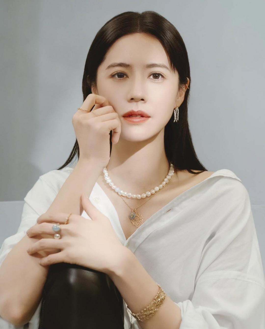林予晞曬母女照證明美貌純天然！網讚林媽媽根本「林青霞周慧敏綜合體」