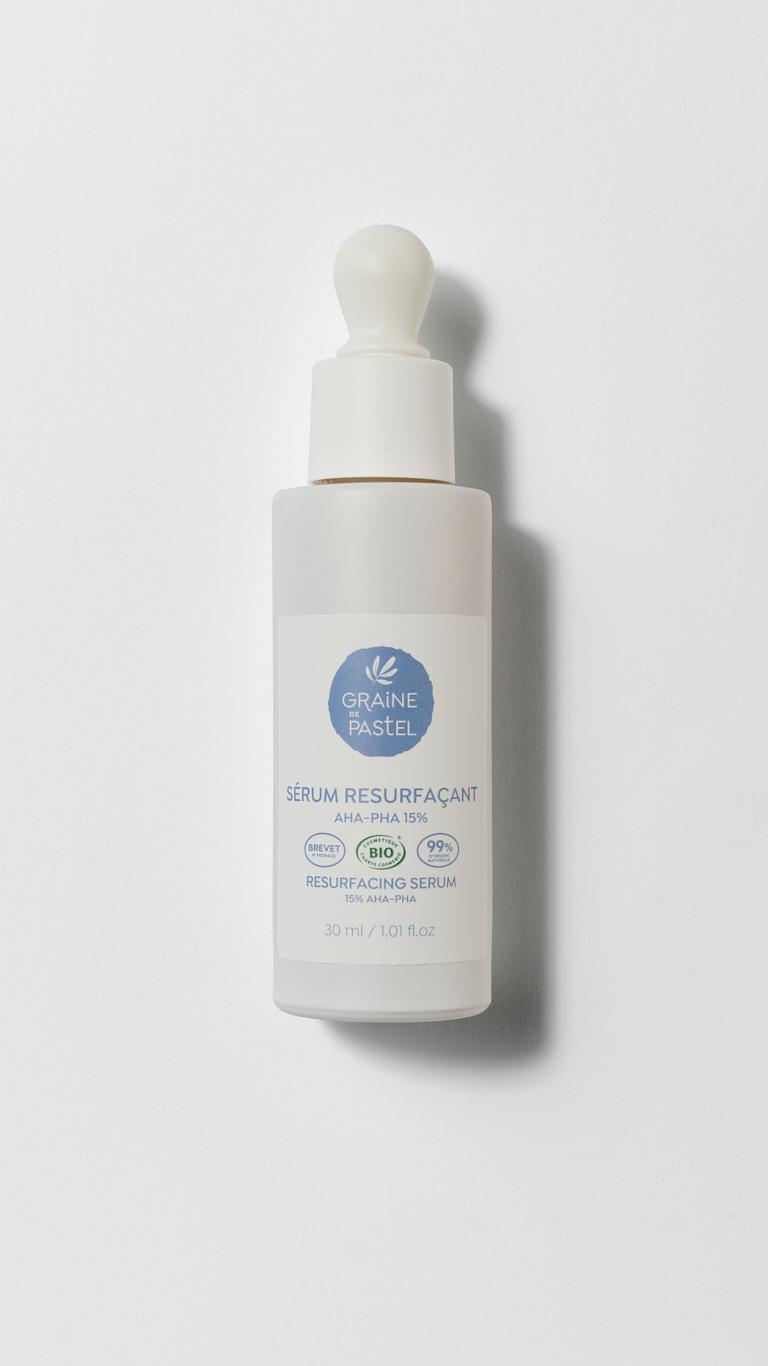 菘藍之鑰淨透煥膚精華30ml /2,580元。