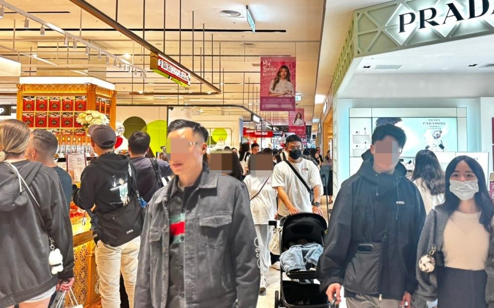 新光三越2025母親節檔期首週買氣旺。
