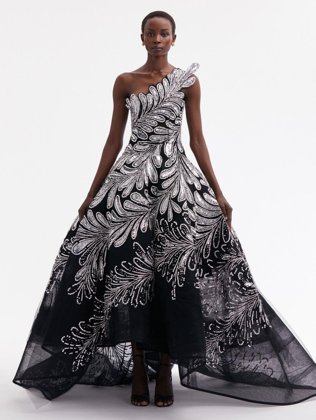 吸睛的禮服造型來自Oscar de la Renta。（翻攝自instagram）