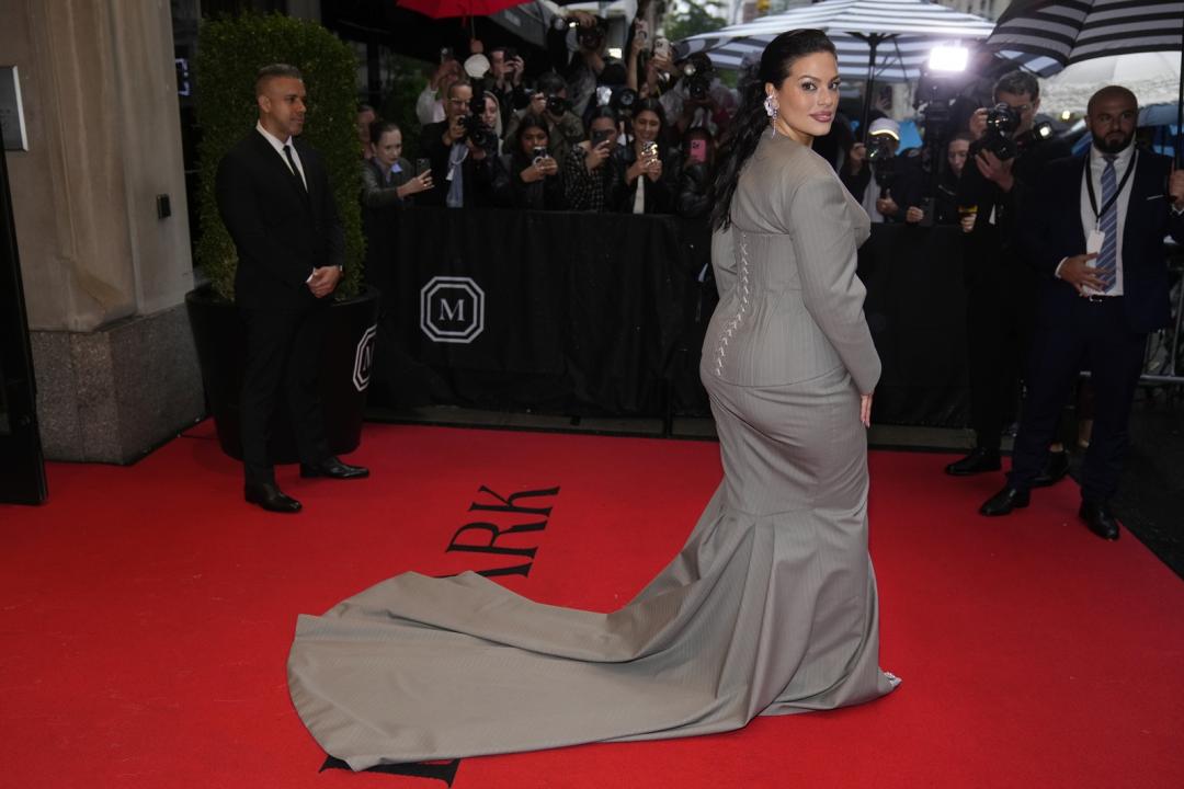Ashley Graham。