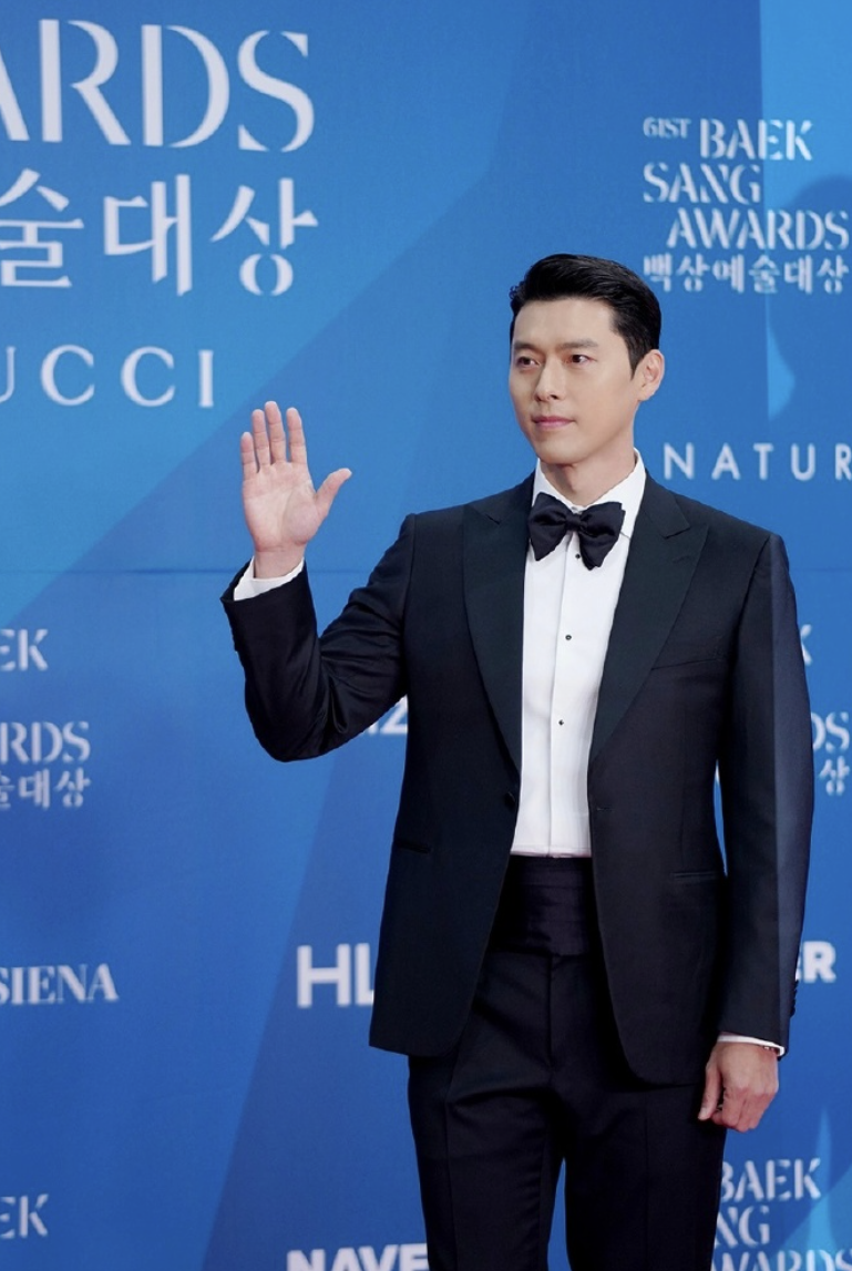玄彬以黑白西裝造型成為百想紅毯最帥。(翻攝自Weibo，以下同)