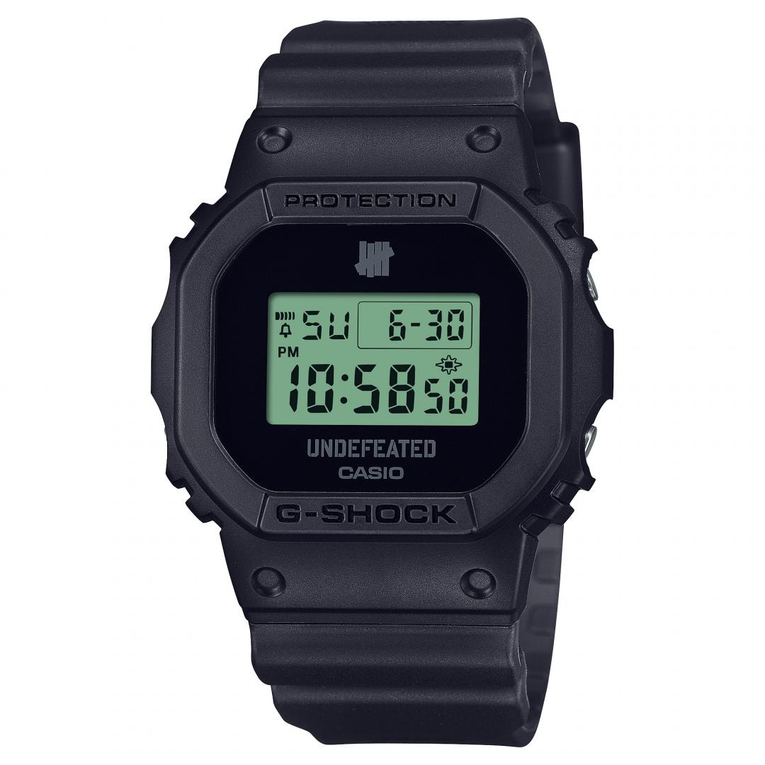 G-SHOCK x UNDEFEATED聯名錶款DWE-5600UD，7,500元。(G-SHOCK提供，以下同)