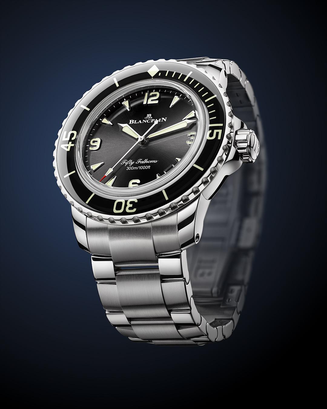 Blancpain傳奇五十噚腕錶以亮面不鏽鋼之姿登場，581,000元。(Blancpain提供，以下同)