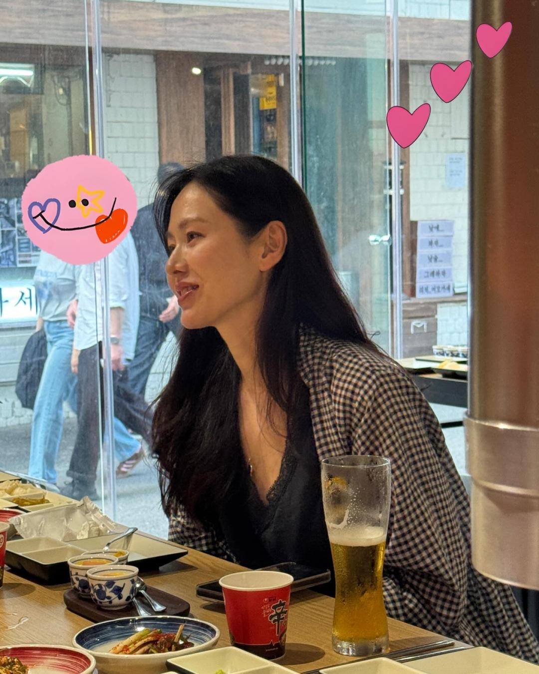 孫藝真分享自己到餐廳用餐。