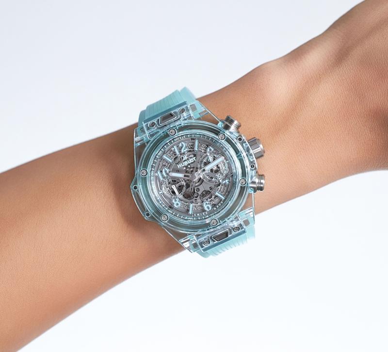 機芯構造打造成灰色，與湖水藍成就極具特色的視覺藝術。（Hublot提供）