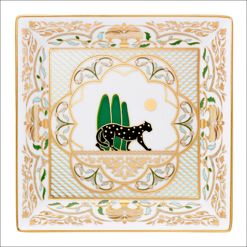 Cartier Panthère de Cartier美洲豹托盤，中型款，約19,600元。