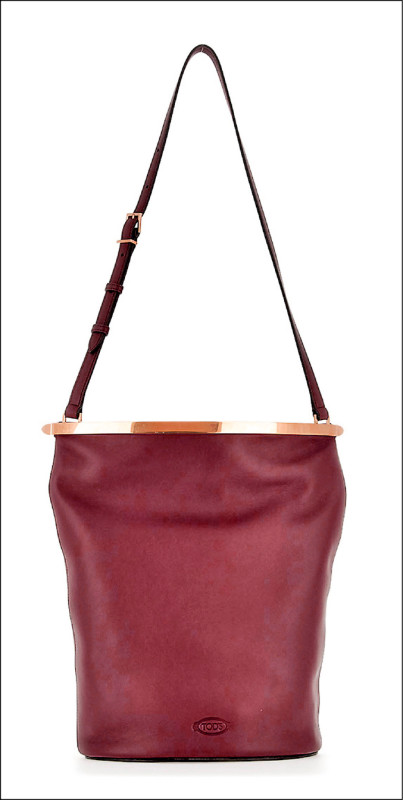 Tod’s MAGENTA酒紅色肩背包，85,900元。