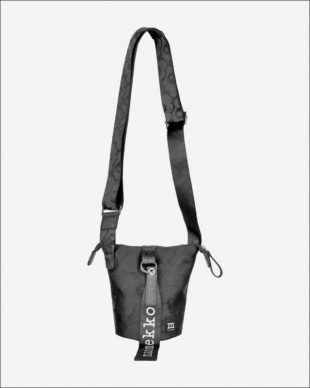 Marimekko ESSENTIAL BUCKET UNIKKO印花肩背包，6,900元。