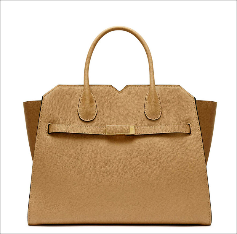 Valextra Milano Medium Bag，167,000元。