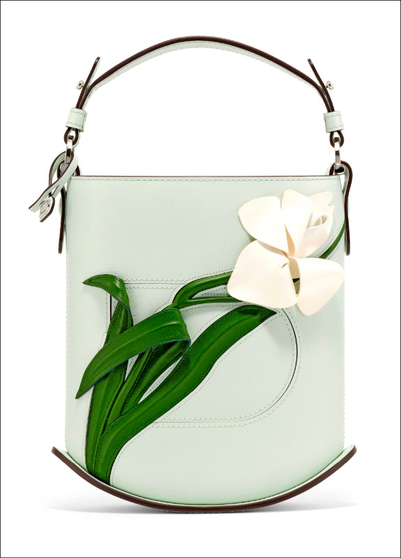 Delvaux Pin Mini Bucket Iris薄荷綠，179,200元。