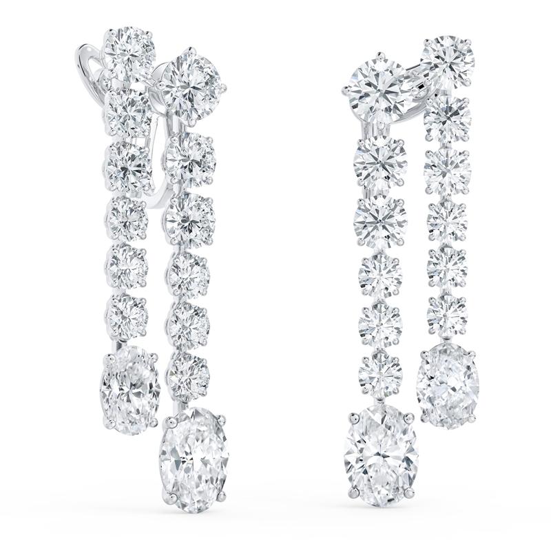 De Beers Essence of Nature高級珠寶系列 Foundation鑽石耳環。（De Beers提供）