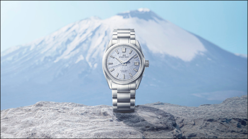 Grand Seiko SLGH027錶款，靈感來自巖手山的的山巒和晨霧，搭載40毫米白鋼錶殼，302,000元，全球限量1,200只。