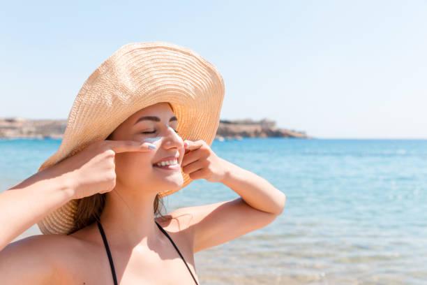 沒有好好防曬，也是導致毛孔粗大的原因之一。（翻攝自istockphoto）