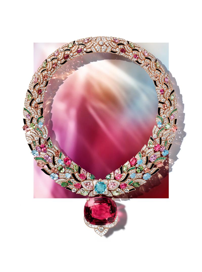 BVLGARI Polychroma系列 Celestial Mosaic穹宇馬賽克頂級彩寶與鑽石項鍊。（BVLGARI提供）