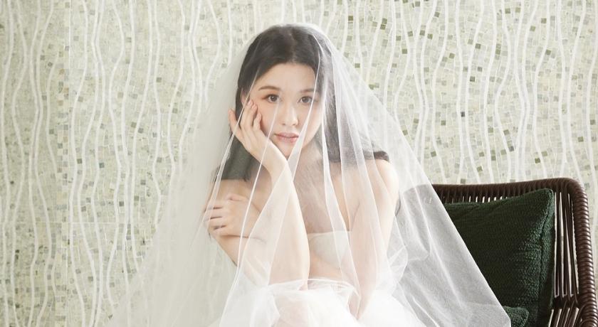 邱淑貞23歲愛女披白紗當「準新娘」！