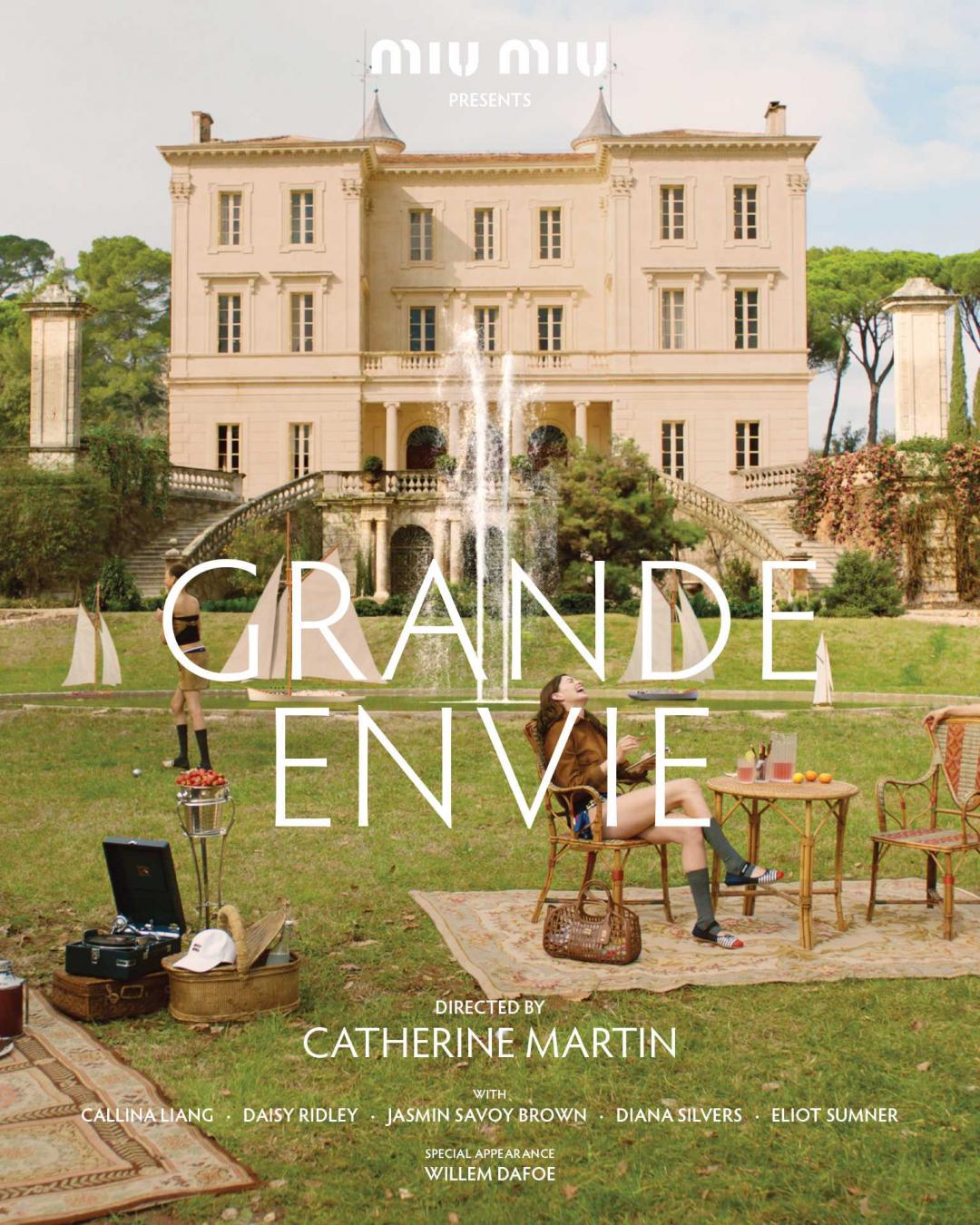 《Grande Envie》故事背景描述在1920至1930年代南法戰爭間的動盪年代，在一座富麗堂皇的城堡中，一位寡居的伯爵在夏日遇見三位充滿冒險慾望的年輕陌生人；然而，亡故的伯爵夫人卻透過相機鏡頭幽魂重現，讓過去與現在交織於一場青春的放縱與渴望中。